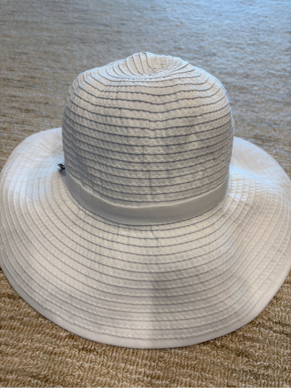 Classic Women's White Ribbon Sun Hat